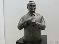 Islom Karimov